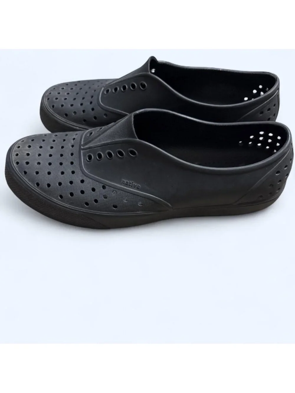 Native black slip-on clogs